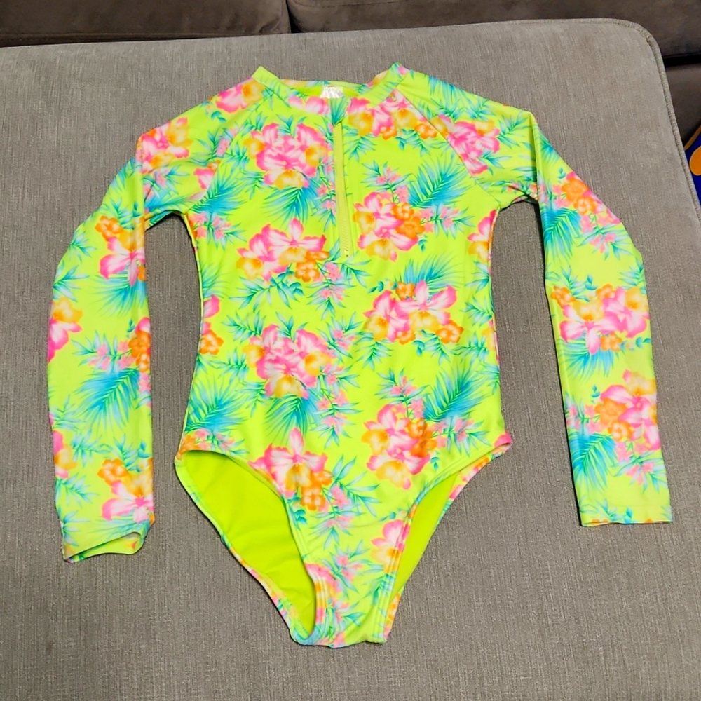 Like new long sleeve bathing suit